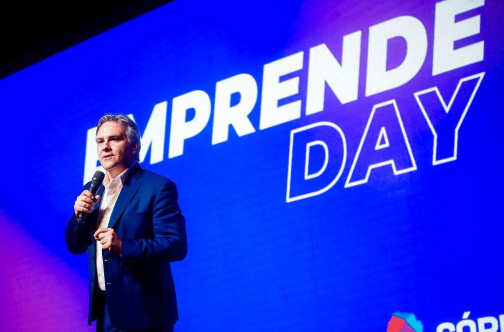 Llaryora anunció créditos por $3.400 millones para impulsar a emprendedores locales